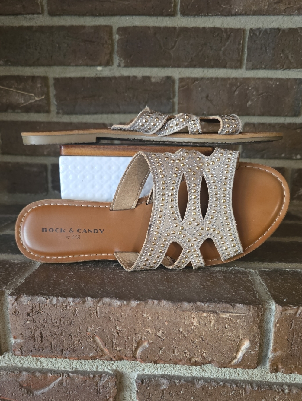 Rock & Candy Women’s Sandals 10 Tan Shimmering Crystals Slide Gryssel Flat